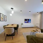 Apartman J&ro - *